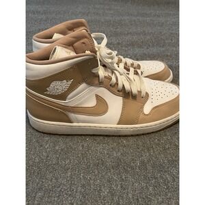 Nike Air Jordan 1 Mid Tan Gum Size 12 554724–271. Great Condition No Box
